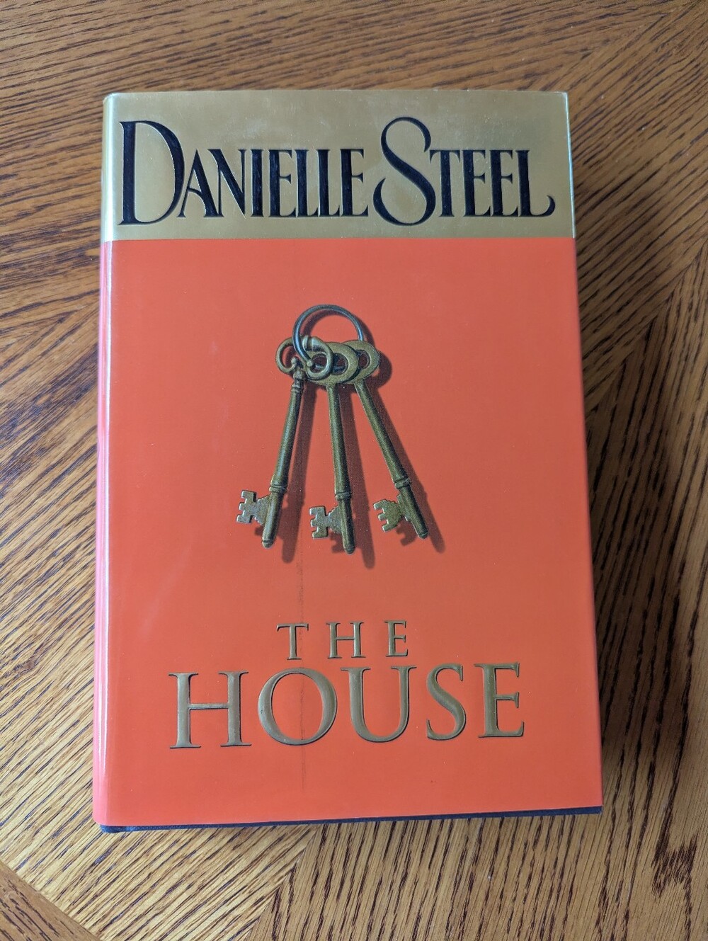 Danielle Steel - The House hardcover Book - like New.